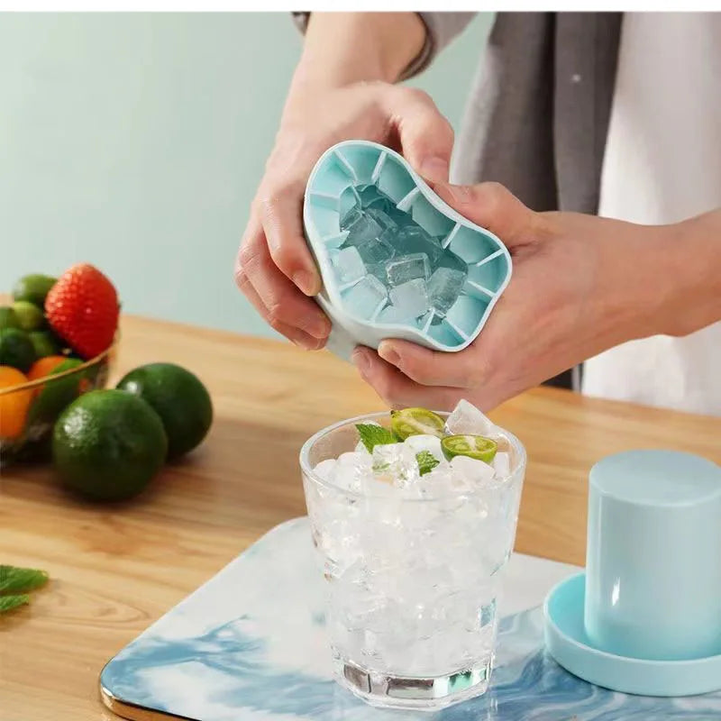 Silicone Ice Cube Mold – Round Ice Bucket Design for Fast-Chilling