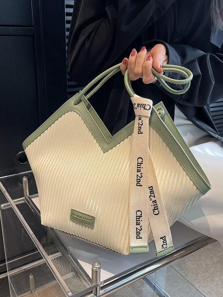 Korean Style Large Tote Bag – Fashionable PU Canvas Shoulder Bag for Women | Spacious Commuter Student Tote with Zipper Closure