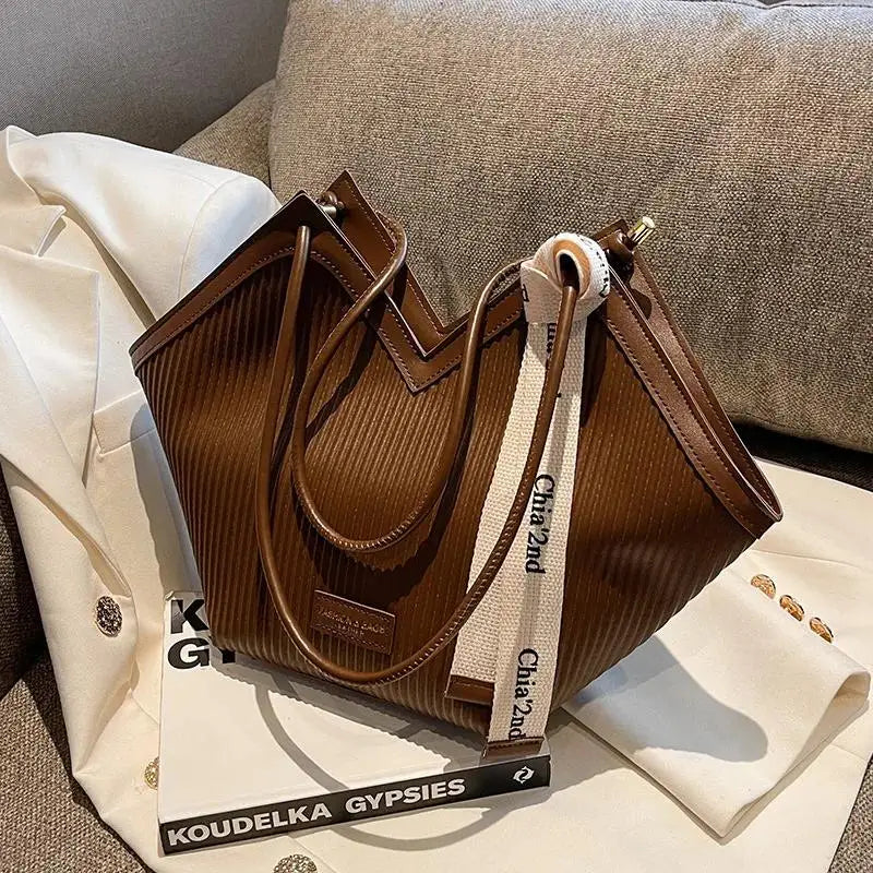 Korean Style Large Tote Bag – Fashionable PU Canvas Shoulder Bag for Women | Spacious Commuter Student Tote with Zipper Closure