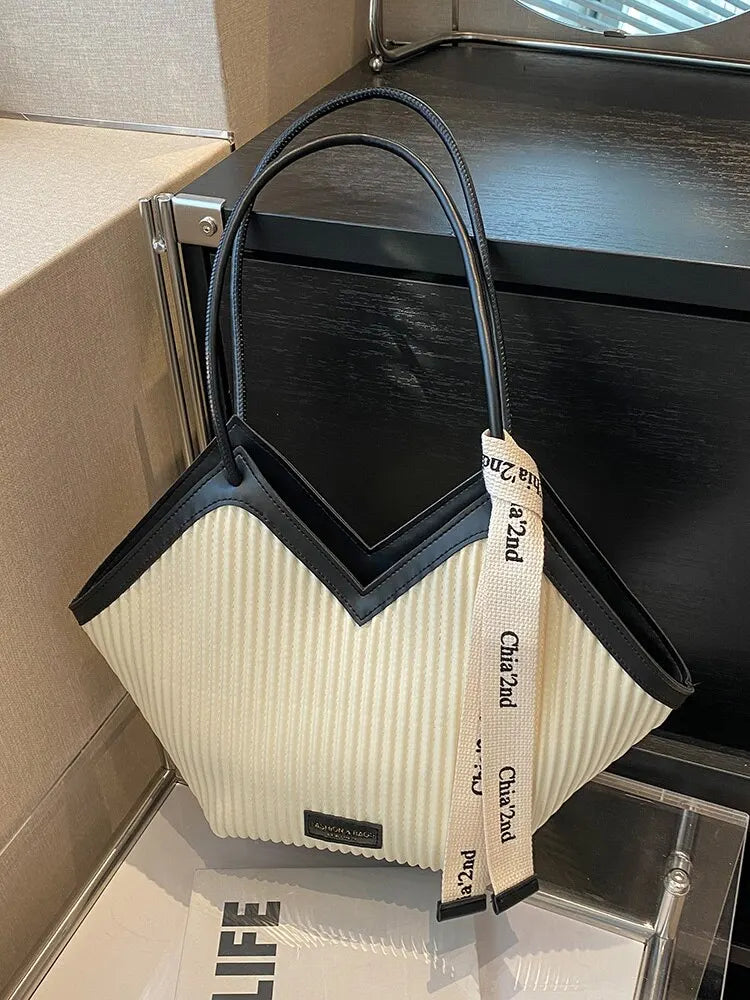 Korean Style Large Tote Bag – Fashionable PU Canvas Shoulder Bag for Women | Spacious Commuter Student Tote with Zipper Closure