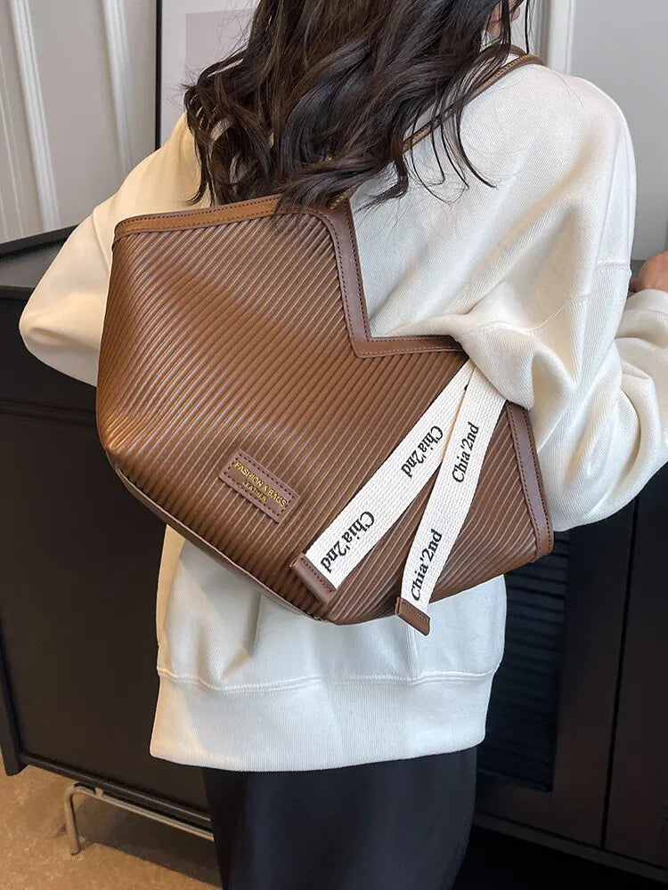 Korean Style Large Tote Bag – Fashionable PU Canvas Shoulder Bag for Women | Spacious Commuter Student Tote with Zipper Closure