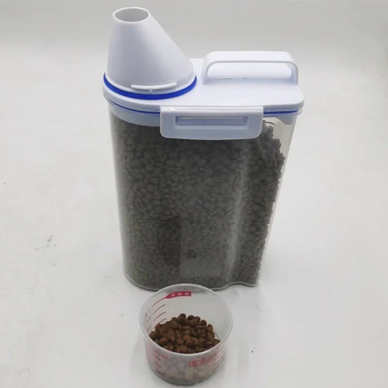 1.5kg/2kg Moisture-Proof Dog & Cat Food Pail with Measuring Cup (Plastic, BPA-Free) – Universal Pet Food Storage Solution