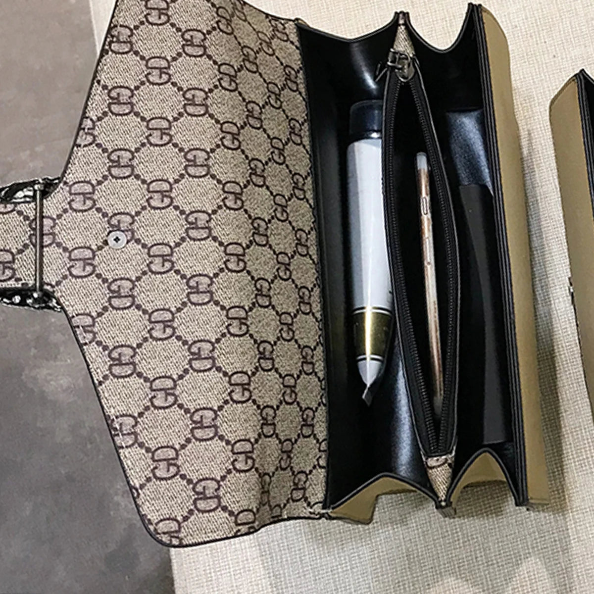 stylish magnetic snap ladies bag