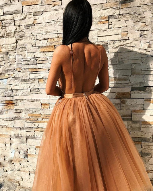 backless dress
