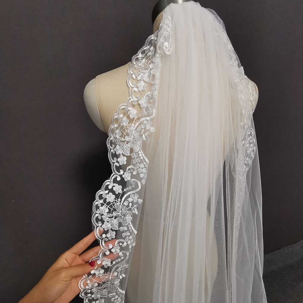 Luxury Long Lace Bridal Veil High end Retro Wedding Veil with Comb