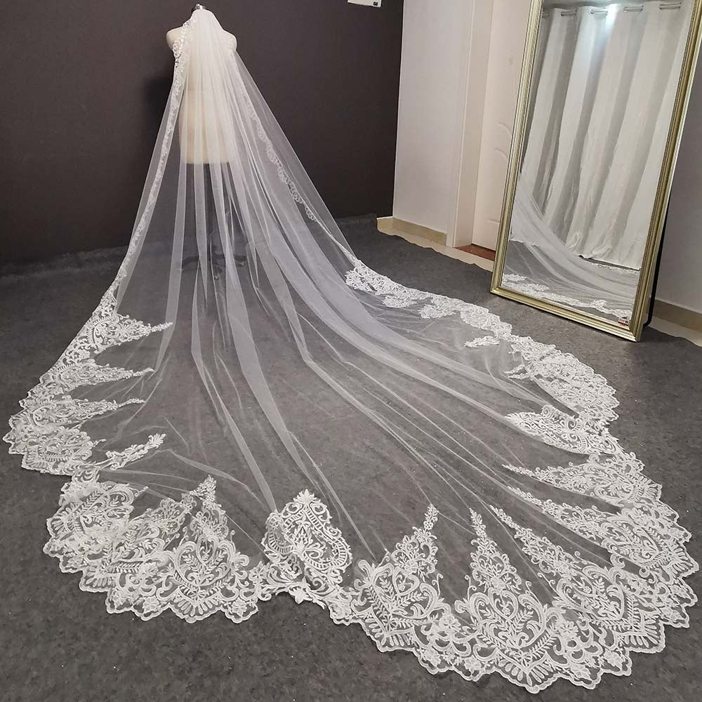 Luxury Long Lace Bridal Veil High end Retro Wedding Veil with Comb