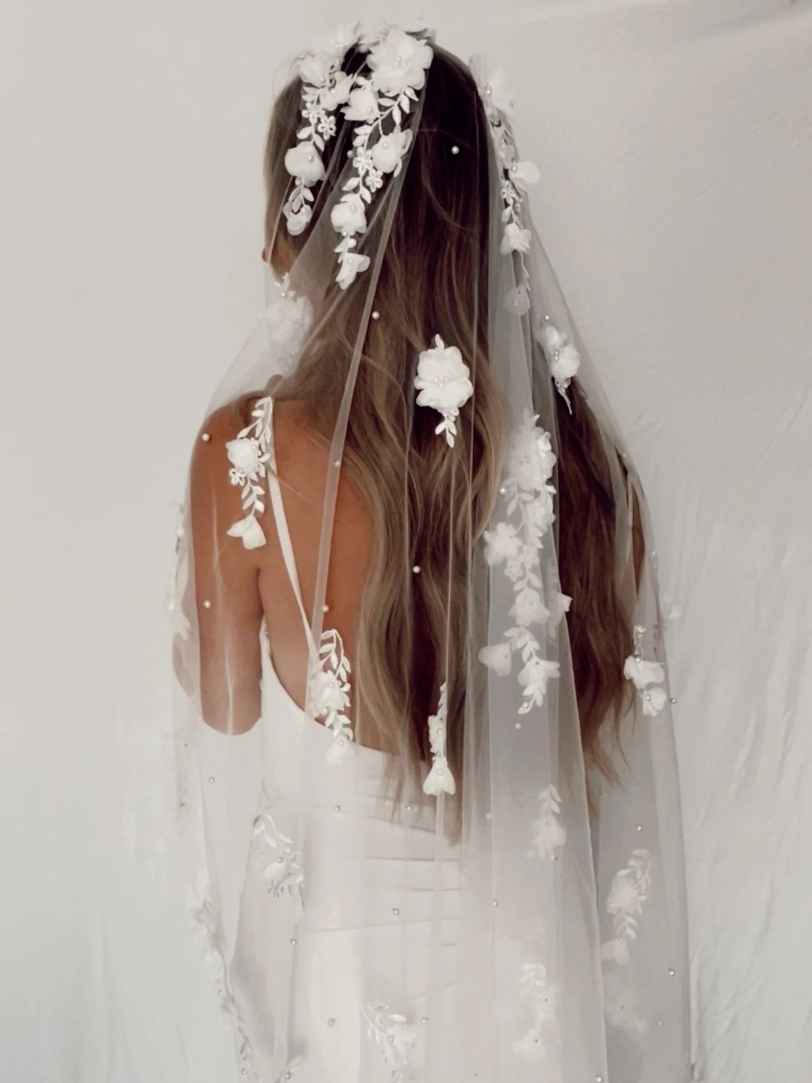 Elegance Wedding Veil with 3D Flowers Bridal Veil